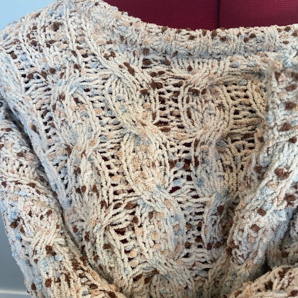 moon & madison Textured Knit Sweater in Cream and Gray - Picture 5 of 6